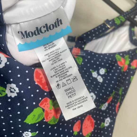 ModCloth Small The Brandy Underwire One-Piece Swimsuit Blue Strawberry Print - Picture 13 of 13